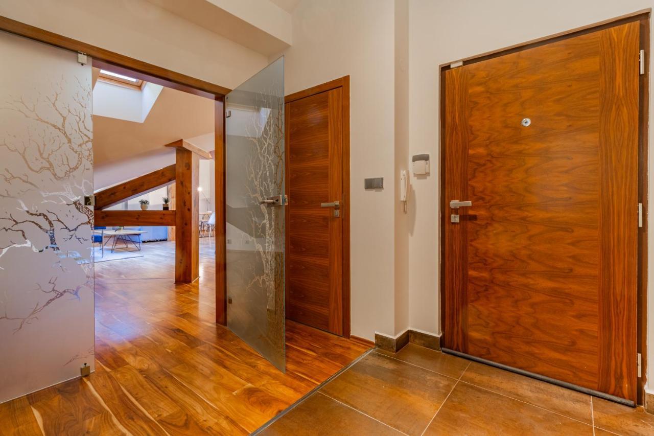 Days - Spacious 117m2 Attic Retreat W Ac - Near Old Town Sq Apartmán Prague